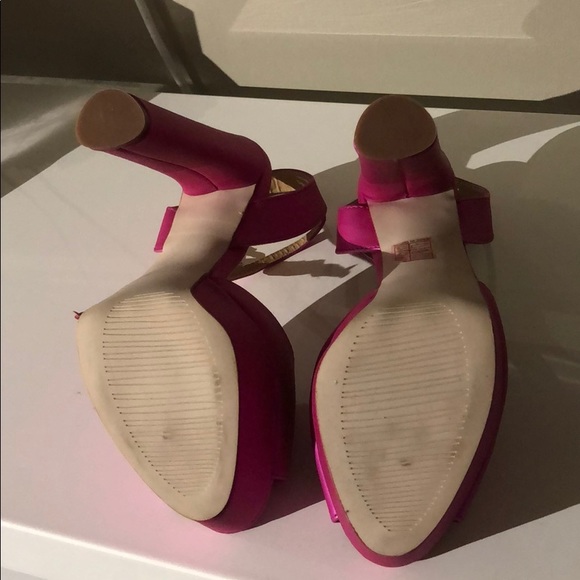 Pink heels - Picture 3 of 3